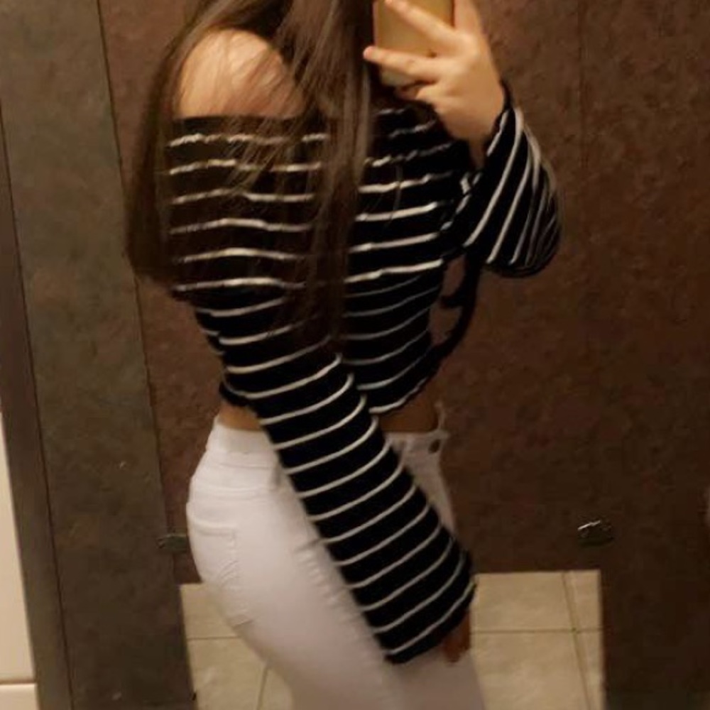 STRIPED OFF-THE-SHOULDER SHIRT